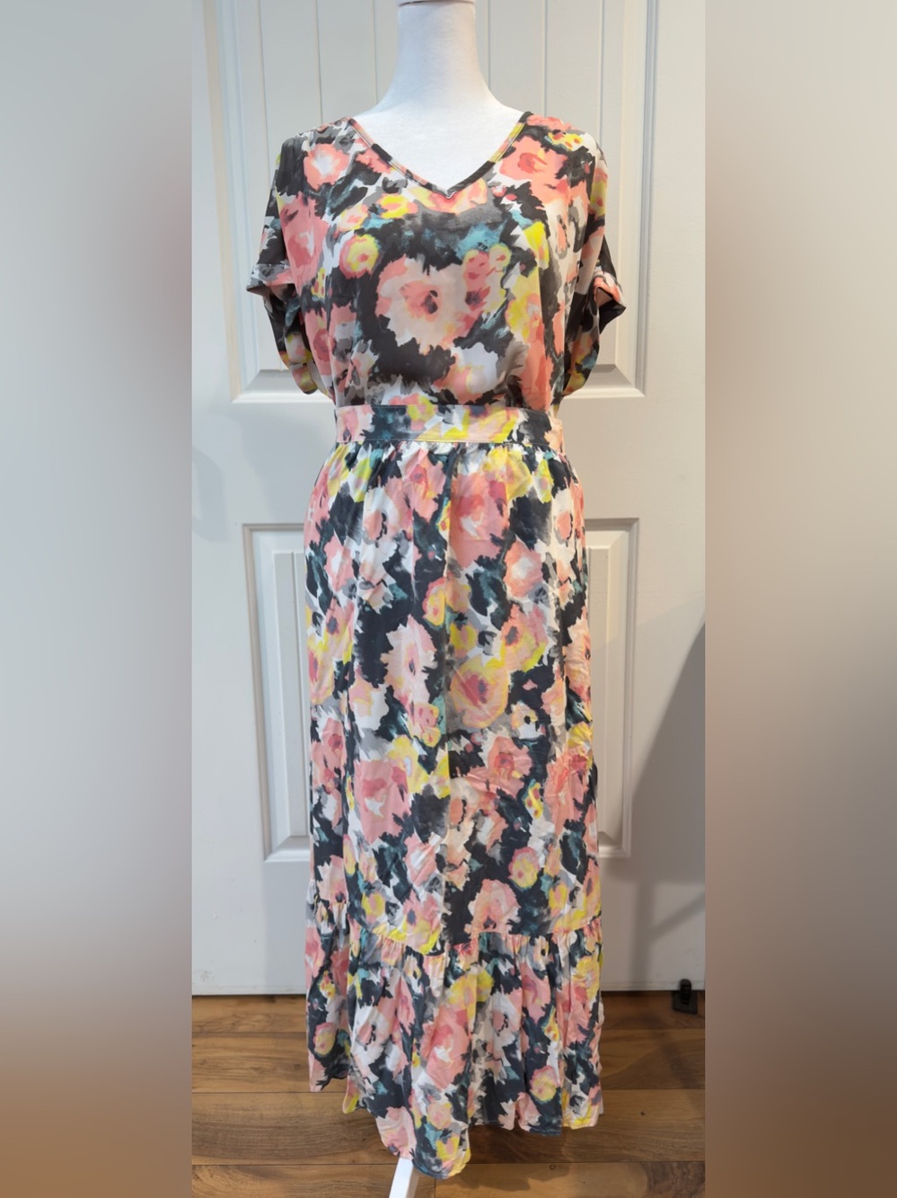 Loft Women’s Watercolor Floral Pattern Cap Sleeve Skirt Set Size S Summer Beach